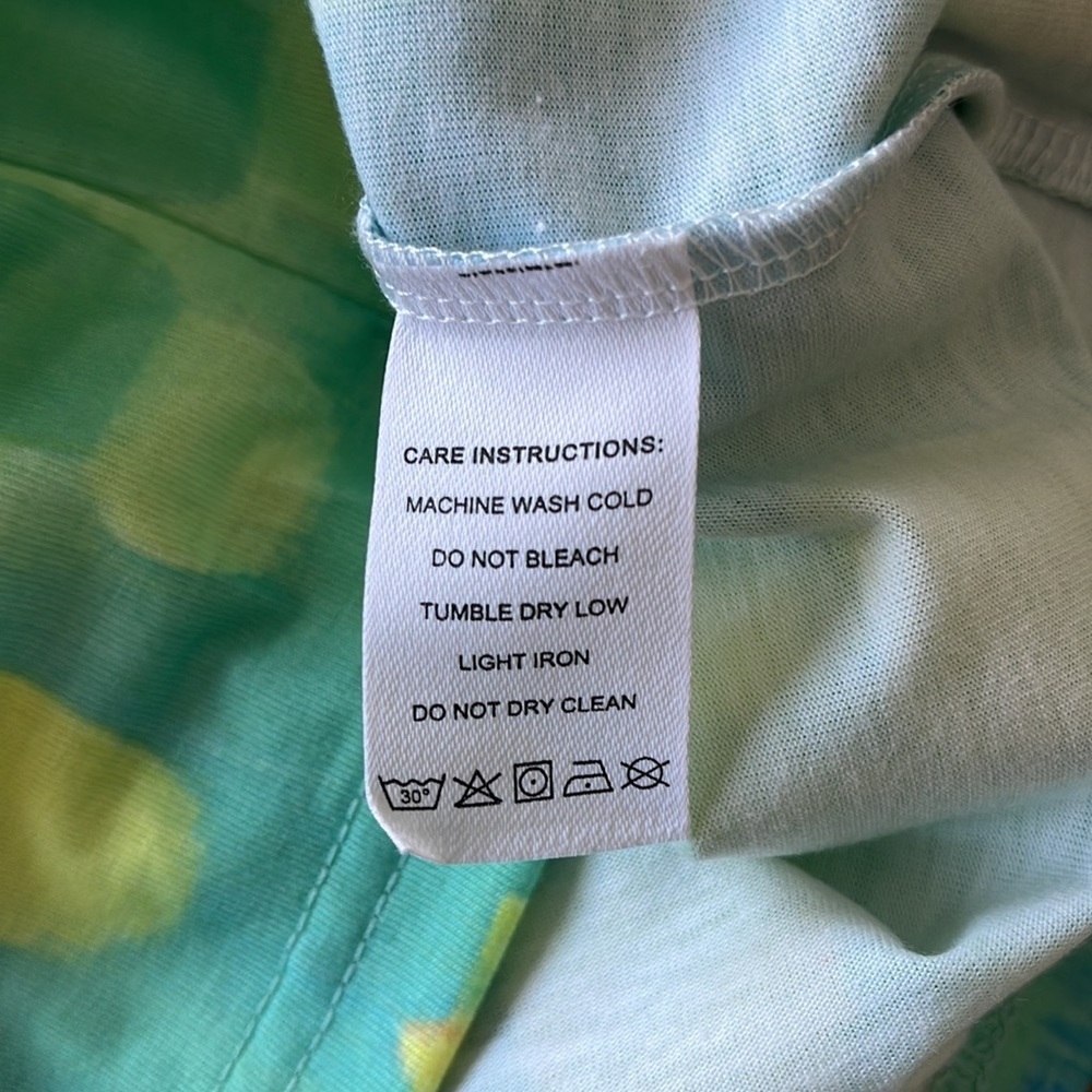Boutique brand bright split neck top size M - Picture 6 of 6